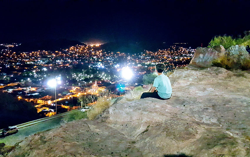 Panorámica nocturna desde el Cerro de la Campana, Hermosillo, Sonora, México