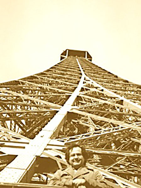Imagen: Perspectiva de la Torre Eiffel a inicios del año 1999.  Del archivo personal del autor